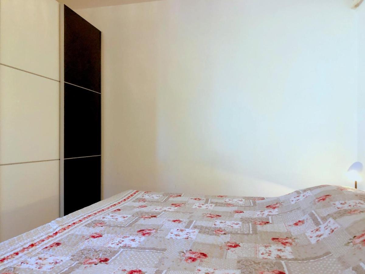 Miramar Gardenn Apartmment Banjol Exterior photo
