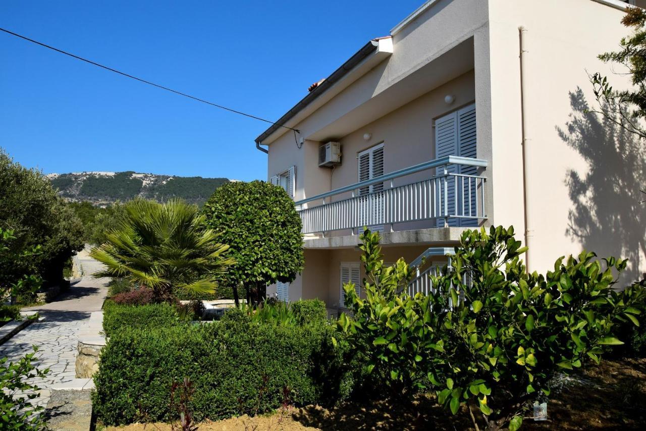 Miramar Gardenn Apartmment Banjol Exterior photo