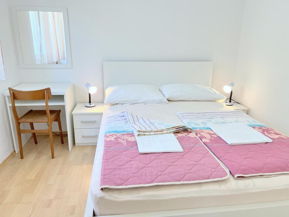 Miramar Gardenn Apartmment Banjol Exterior photo
