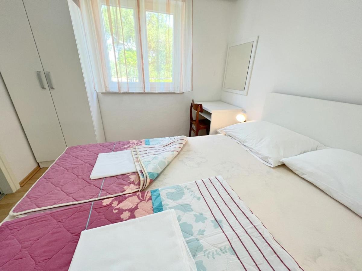 Miramar Gardenn Apartmment Banjol Exterior photo
