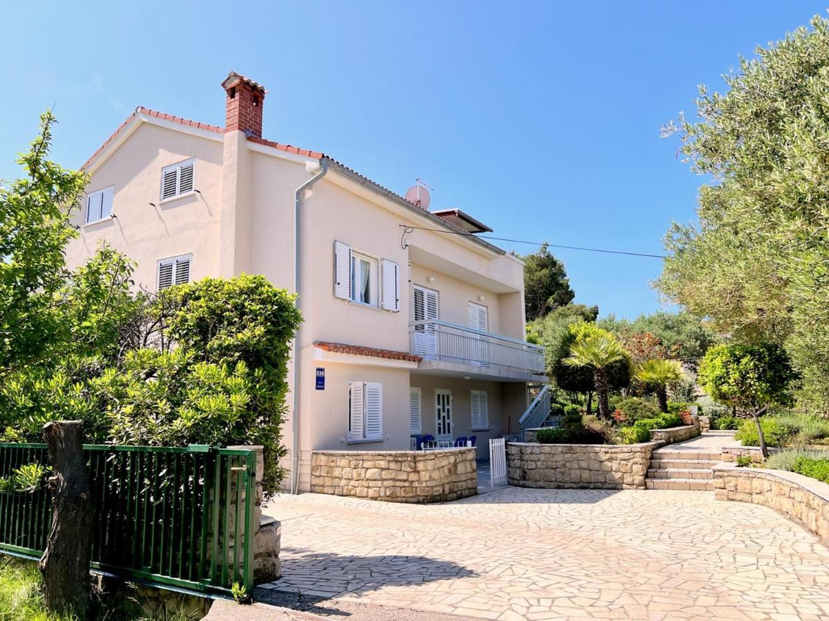 Miramar Gardenn Apartmment Banjol Exterior photo